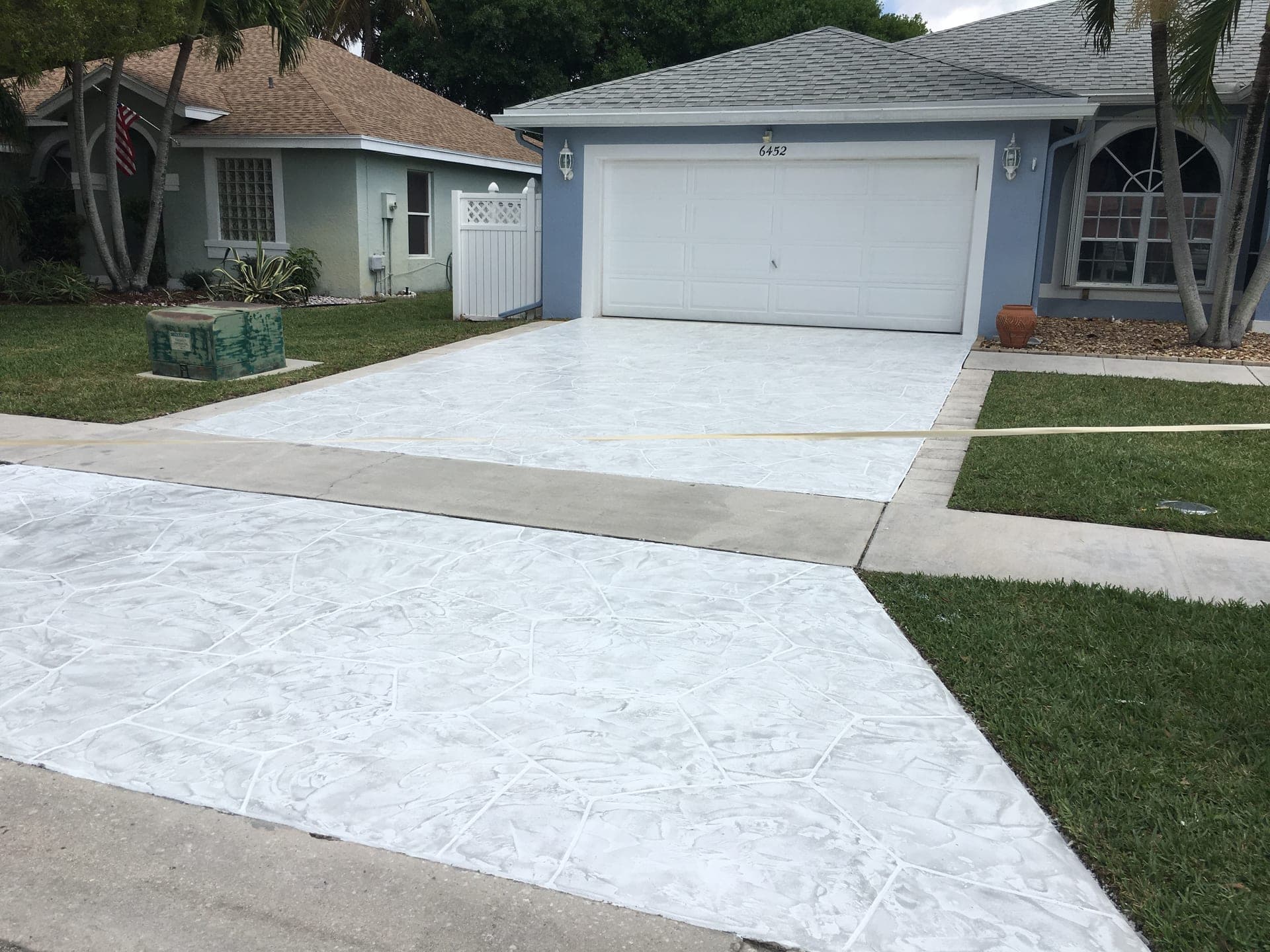 Grey flagstone driveway resurfacing