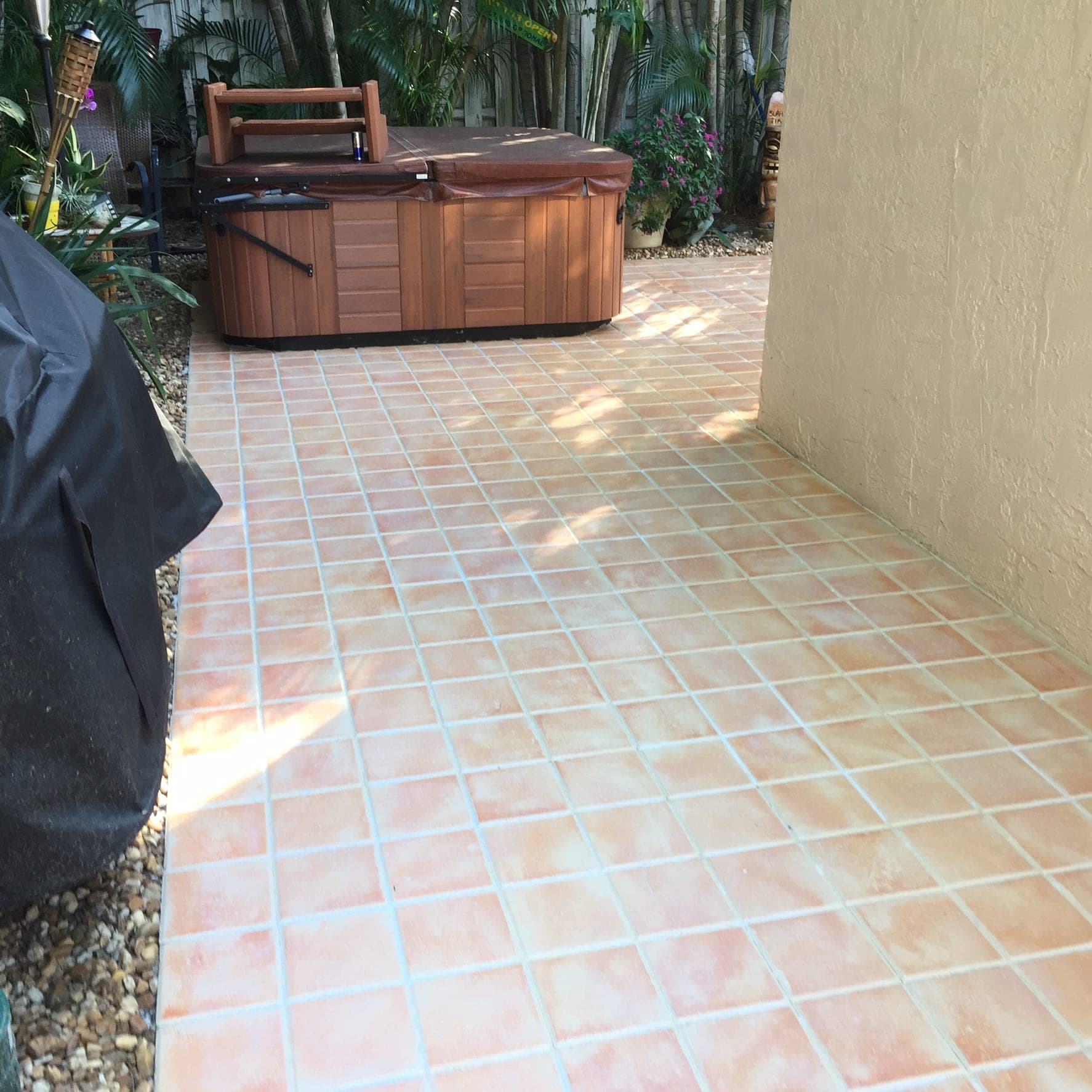 Tile pattern patio with hot tub area