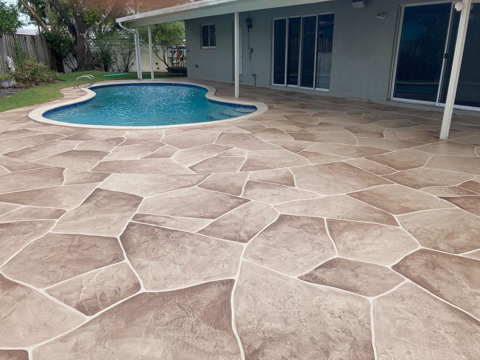 Stamped stone pattern pool deck